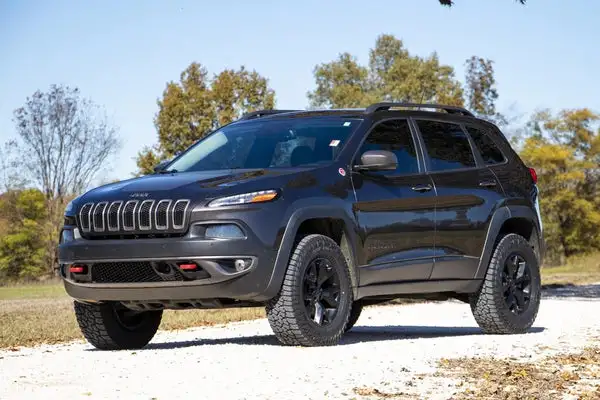 2 Inch Leveling Lift Kit | Jeep Cherokee KL 2WD/4WD (2014-2023) - Rough Country - 60400