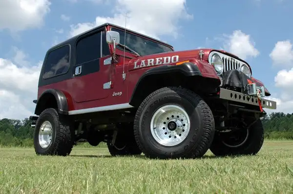 4 Inch Lift Kit | Jeep CJ5/CJ7 7 4WD (1976-1981) - Rough Country - 675-76-8130