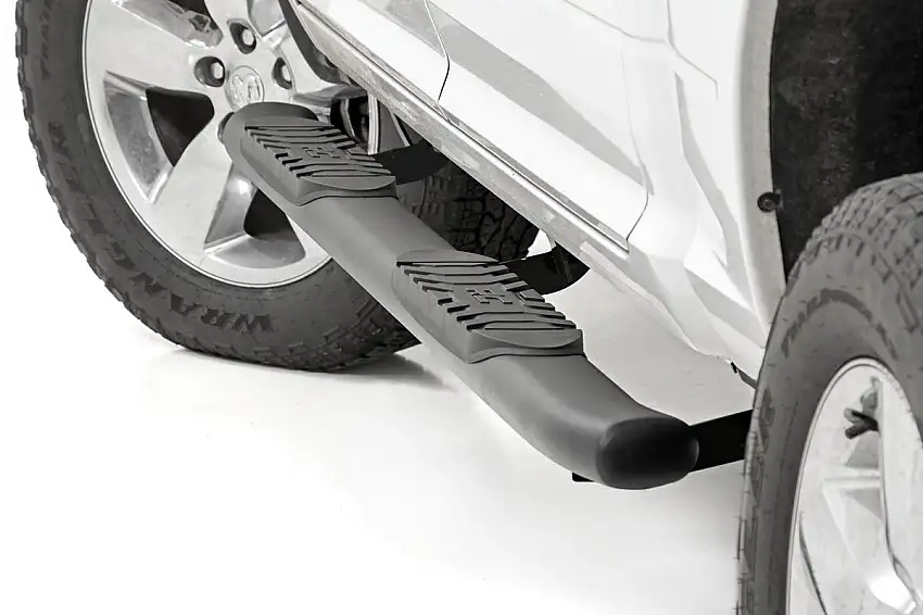 Rough Country Oval Nerf Step - Crew Cab - Black - Ram 1500 (10-18) 2500 (10-23)