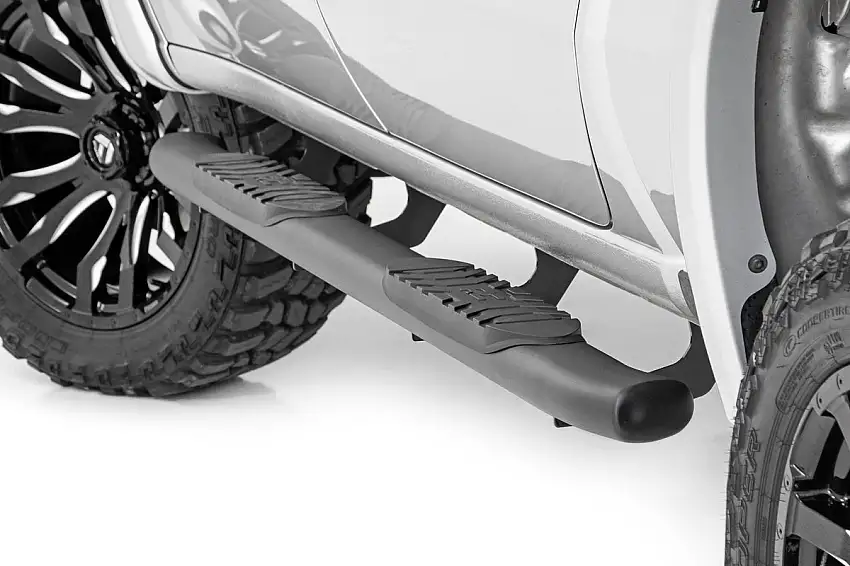 Rough Country Oval Nerf Step - Crew - Def Tank - Chevy GMC 1500 2500HD (19-23)